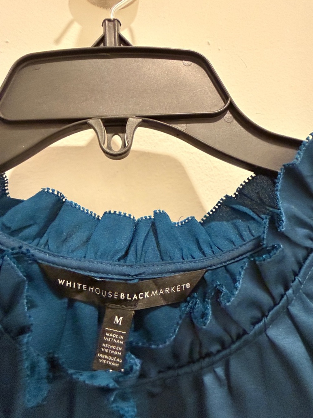 White House Black Market Teal Sleeveless Ruffle-Neck Camisole Pre Owned - Picture 4 of 5